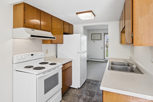 2BR, 1BA Townhome - 968SF - Kitchen - Milaca Park Apartments
