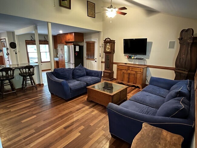 Foto del edificio - 4 Bedroom Homestead on 3 acres near Harris...