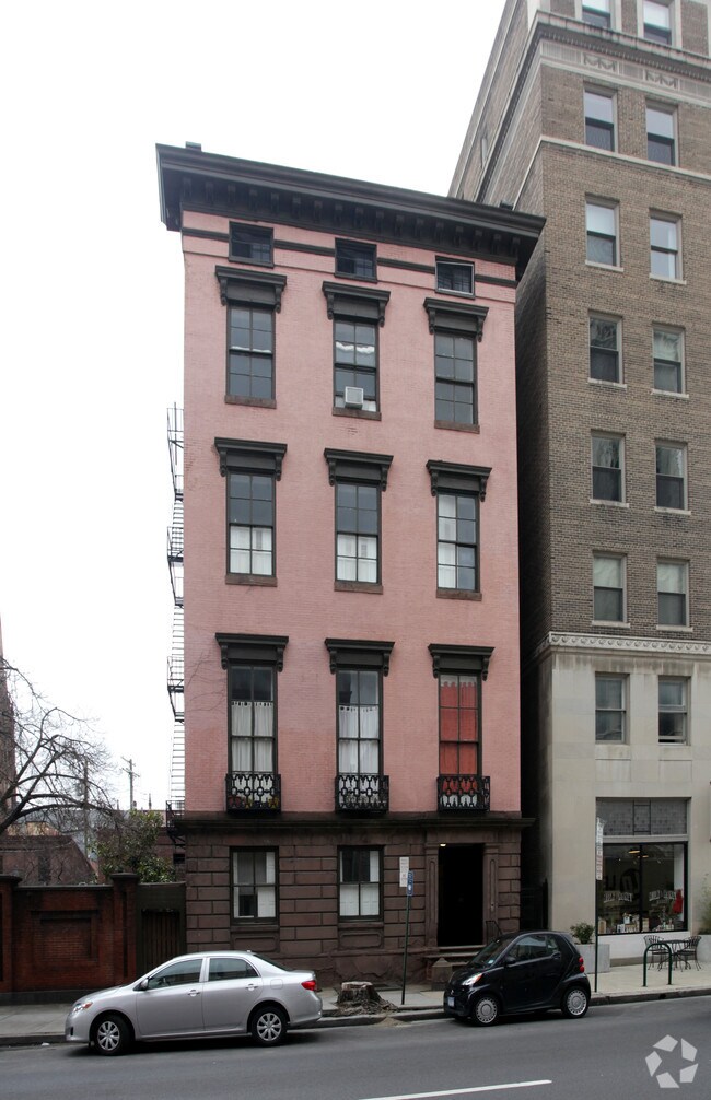 Building Photo - 812-814 Cathedral St