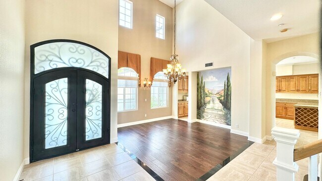 Foto del edificio - Stunning Two-Story Estate Home in the Gated and Lovely Champagne Crest Community of Fallbrook!