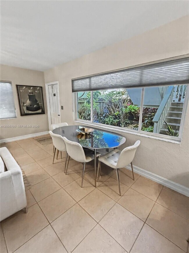 Foto del edificio - 1423 Holly Heights Dr