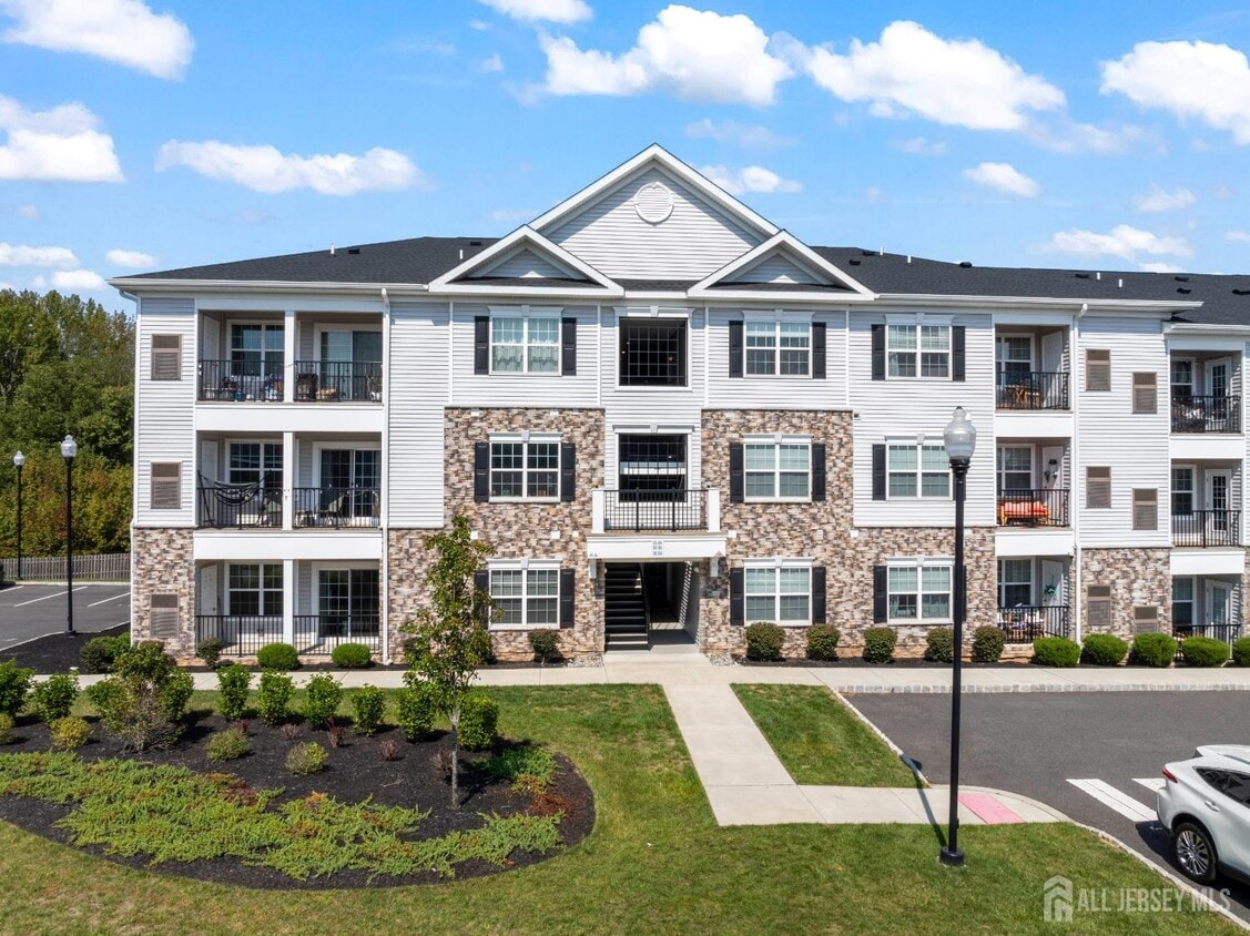 Foto principal - 921 Vanderbergh Blvd