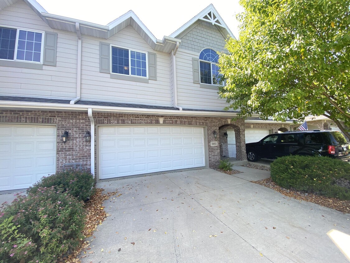 Primary Photo - 1461 Belvior Ln NE