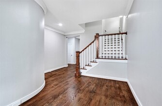 Building Photo - 194 W Breezy Way