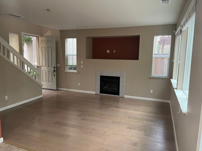 Building Photo - Beautiful 3-Bedroom Home in Lower Green Va...