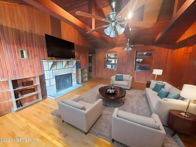 Foto del edificio - 4754 Palmer Ave