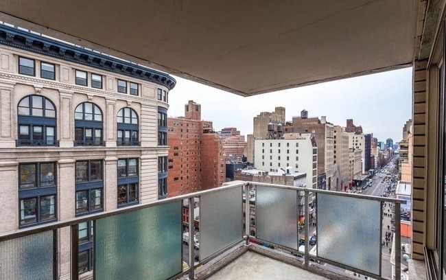 Building Photo - 52 W 15th St