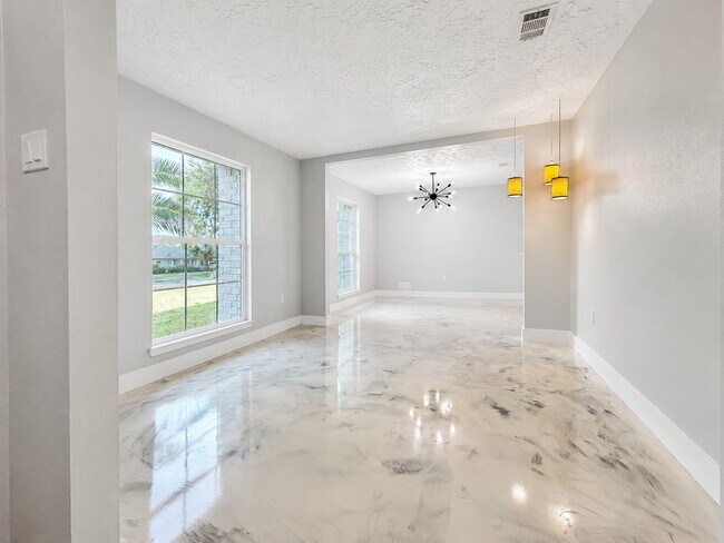 Foto del edificio - 15719 Red Springs Dr