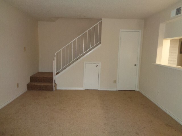 Foto del edificio - 5644 Birchmont Dr