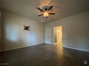Building Photo - 9075 Tiffany Oaks Ave