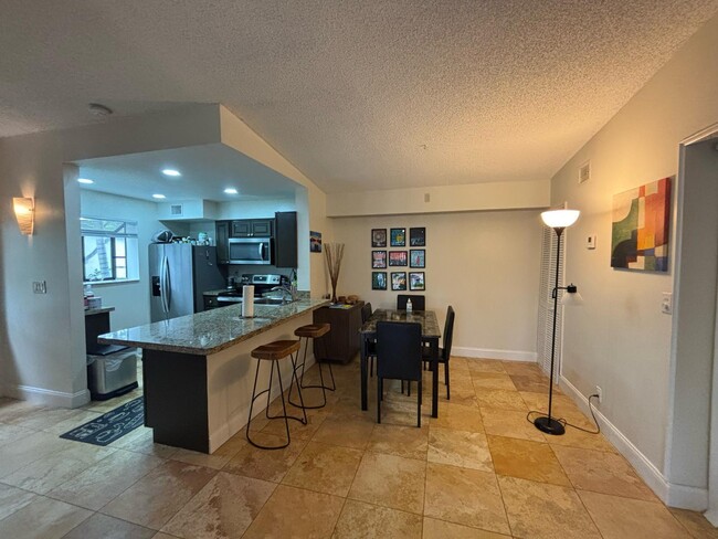 Building Photo - 2741 S Oakland Forest Dr