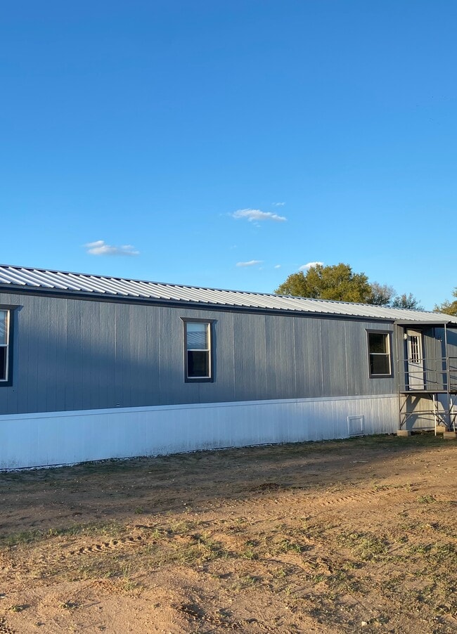 Building Photo - 340 Live Oak Rd