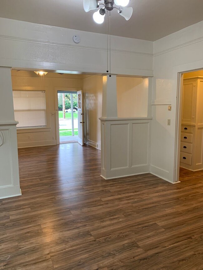 Building Photo - 2 bed/1 ba cottage - downtown Yuba City area