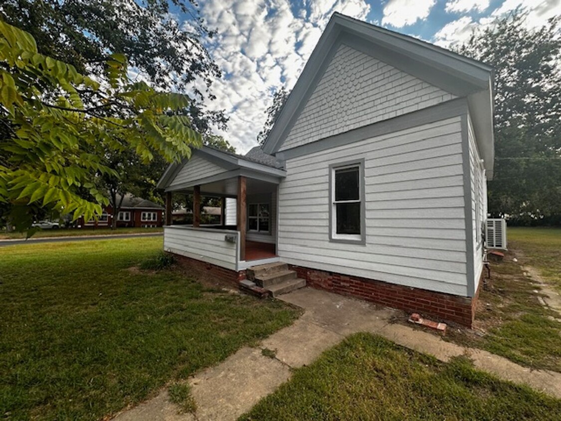 Primary Photo - Beautiful 3 bed 1 bath