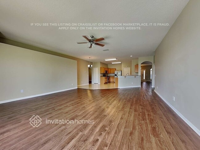 Building Photo - 10417 Meadow Spring Dr