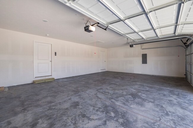 Building Photo - Brand New 1850 Sq ft Home in Aurora