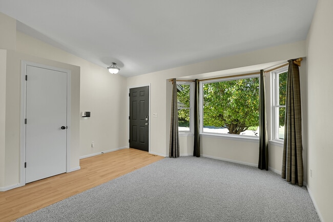 Foto del edificio - 5750 S Youngfield St