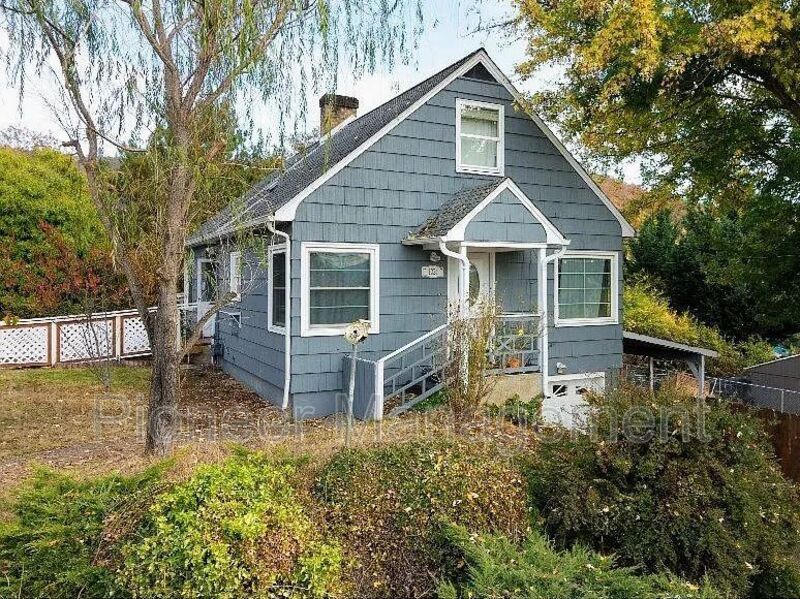 1021 NE Alameda Ave, Roseburg, OR 97470 House Rental in Roseburg, OR