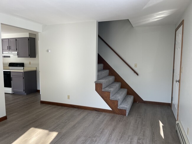Building Photo - 1589 Walnut Hill Rd