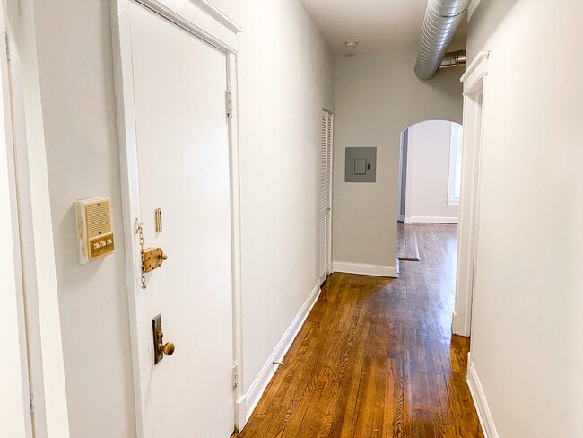 Building Photo - 5439 S Harper Ave