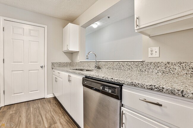 Building Photo - 18202 Waldrop Cv