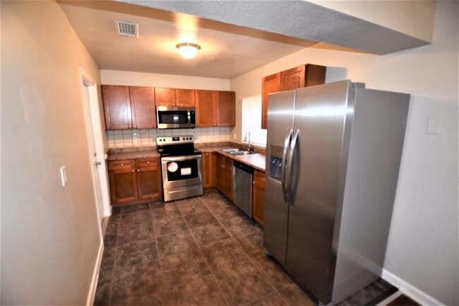 Building Photo - 307 SW 77th Ter
