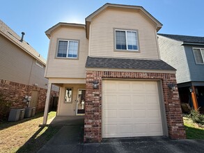 Building Photo - 306 W K St