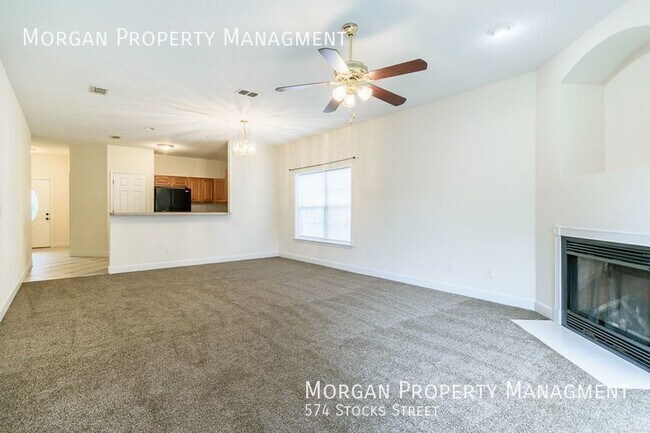 Building Photo - 574 Stocks St
