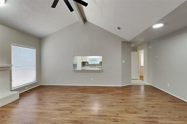Foto del edificio - 20139 Beechview Ln