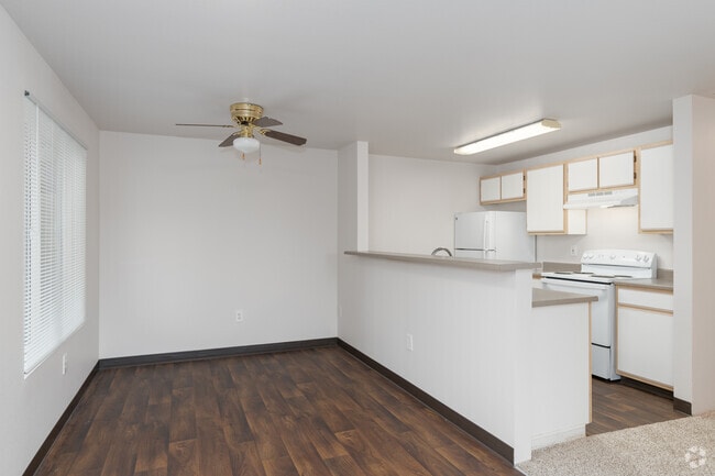 2 habitaciones, 2 baños - 875 pies cuadrados - Comedor - Bethany Meadows