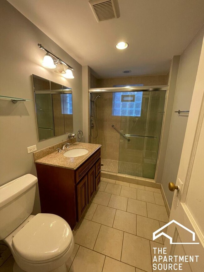 Foto del edificio - 3508 N Bosworth Ave