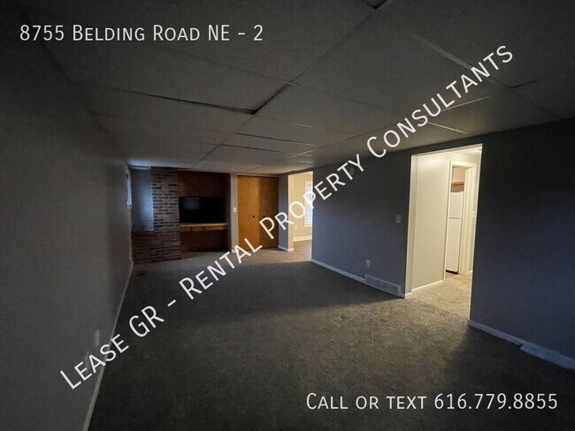 Building Photo - Two Bedroom Upper Unit in Rockford!