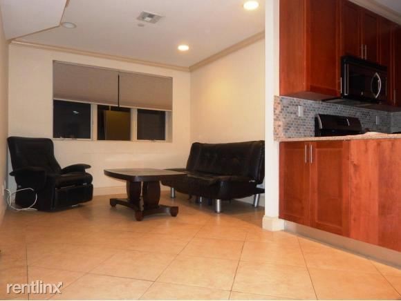 Foto del edificio - 1546 E 12th St