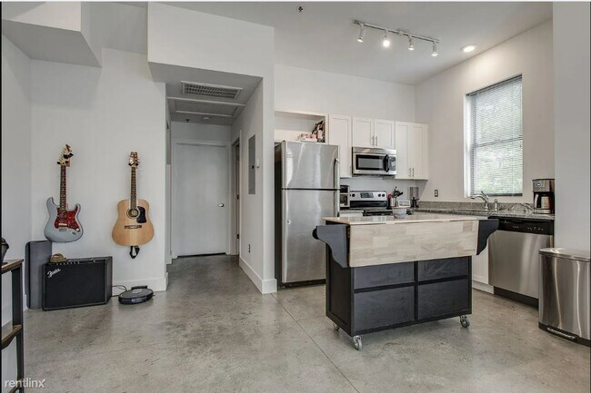 Building Photo - 1 br, 1 bath Condo - 1225 4th Avenue South...