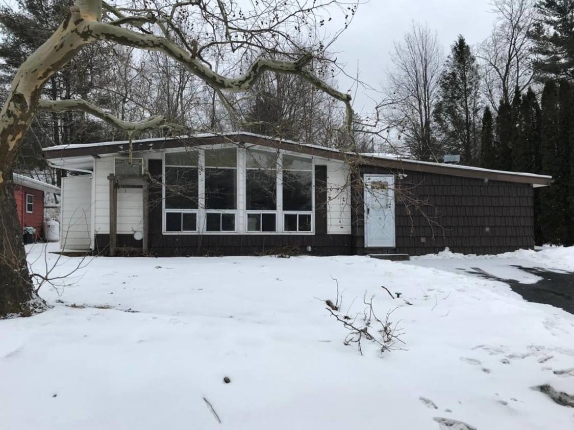 Primary Photo - 14 Curve Rd