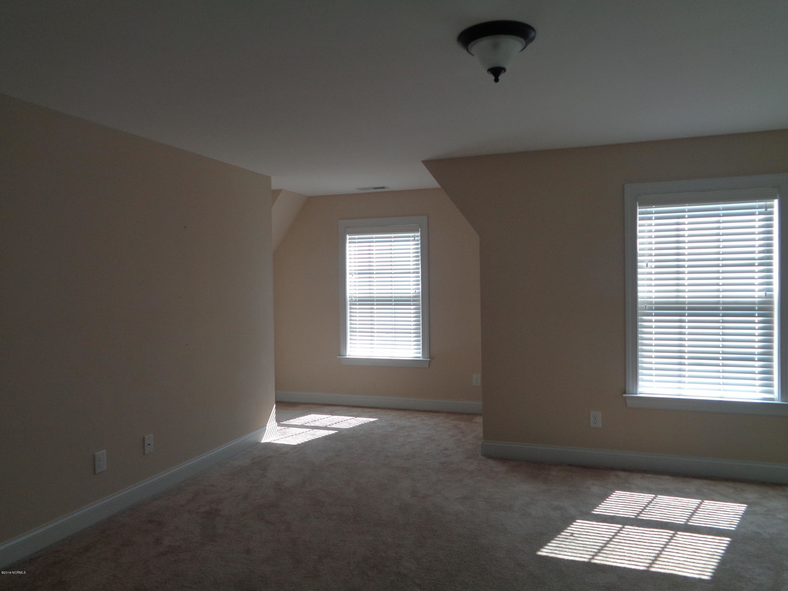 Building Photo - 111 Summer Rest Trail