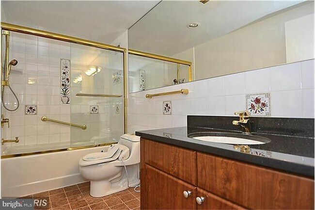 Foto del edificio - 5225 Pooks Hill Rd