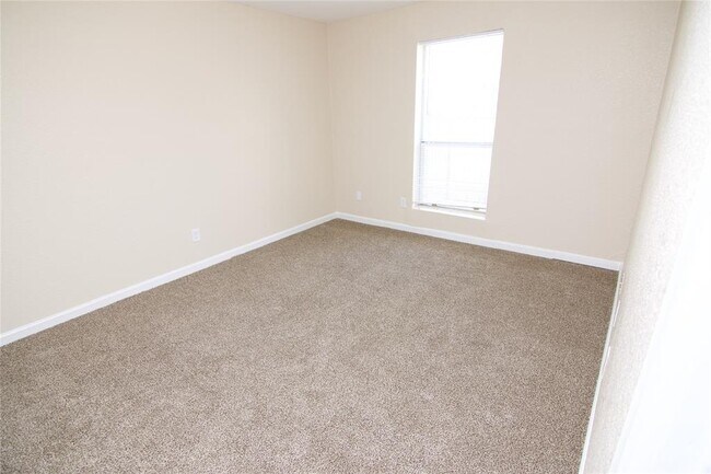 Foto del edificio - 8100 Creekbend Dr