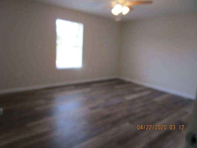 Building Photo - --