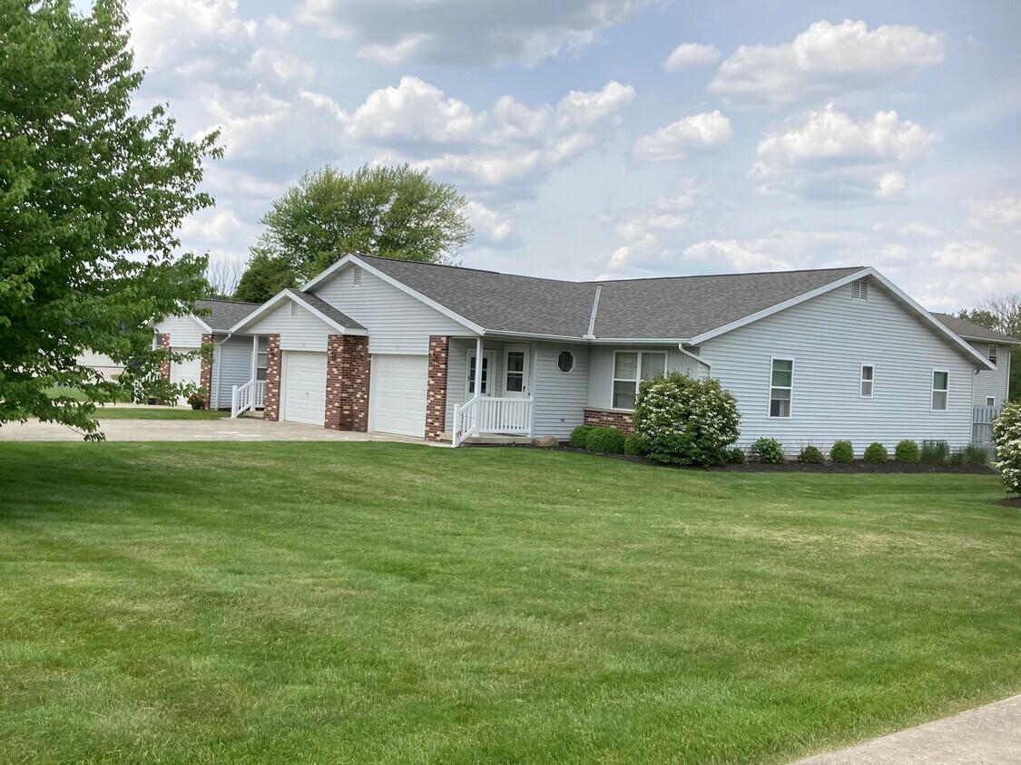 423 Autumnwood Dr Unit 423 C Autumnwood dr, Tiffin, OH 44883 Condo