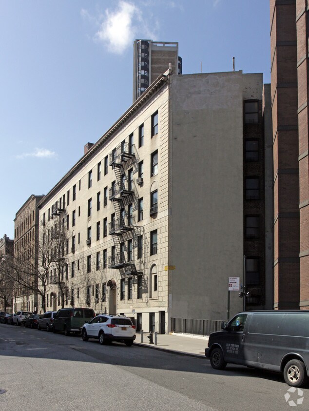 Primary Photo - 150 Haven Avenue