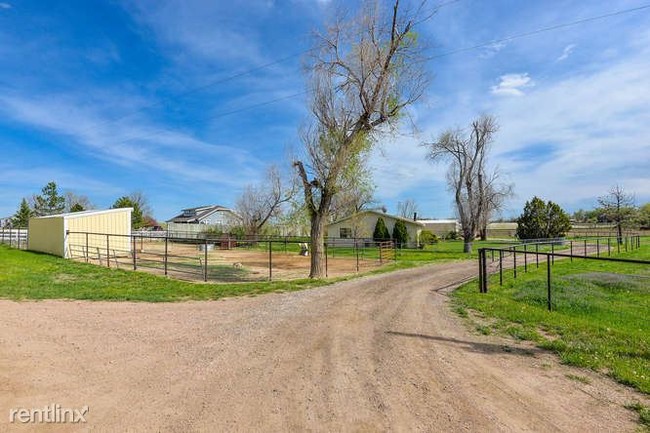 Building Photo - 3 br, 2 bath House - 325 E County Road 56