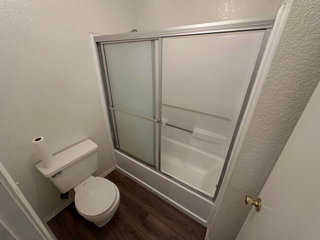 Foto del edificio - $500 OFF 1ST MONTHS RENT!! Spacious 2 bedr...