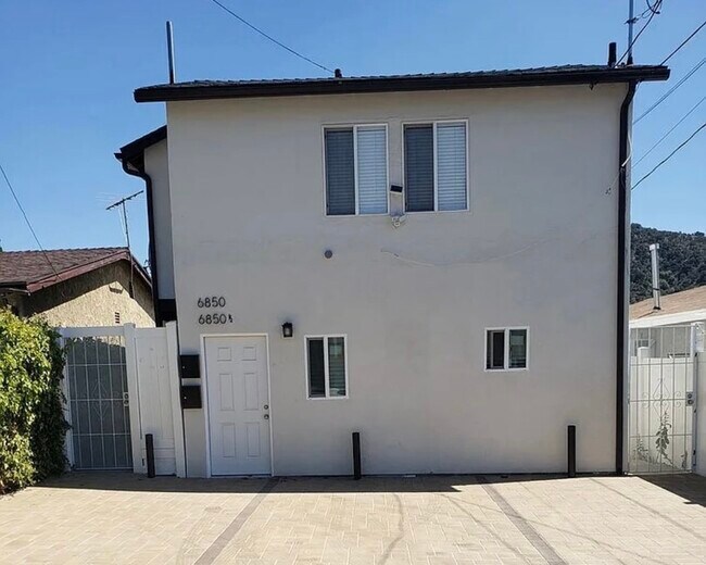 Foto del edificio - 6850 Quinton Ln