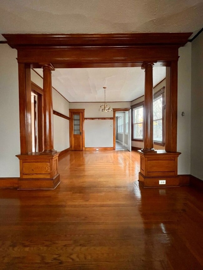 Foto del edificio - 49-49 Pendleton St