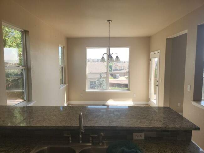 Building Photo - 8179 Meadowcrest Dr