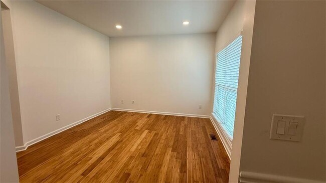 Building Photo - 137 Daisy Meadow Trail