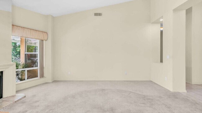 Foto del edificio - Spacious 3-Bedroom Retreat with 2.5 Baths in Palm Desert, Long-Term Rental (one year minimum)