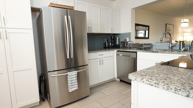 Foto del edificio - 100 Pelican Pointe Dr