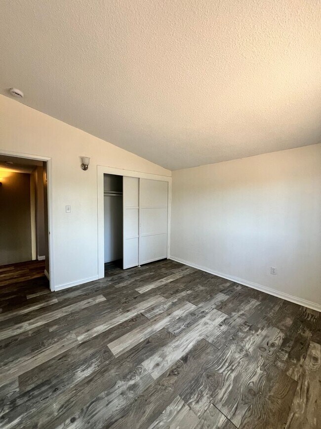 Foto del edificio - 1552 Elm Ave